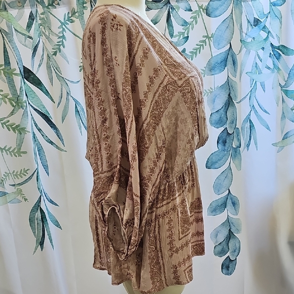 HoneyMe Curvy Elegant Paisley Blouse in Pink and Brown - Picture 4 of 8